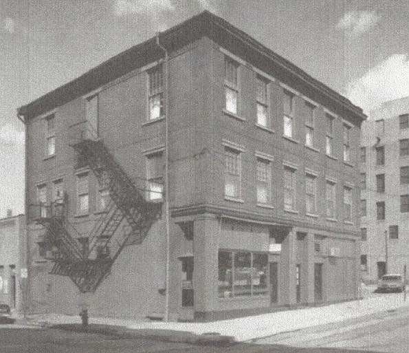 Historic building - 818 12th St Apartments