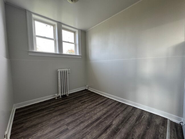 Photo - 208 Giles Blvd E Unit 2