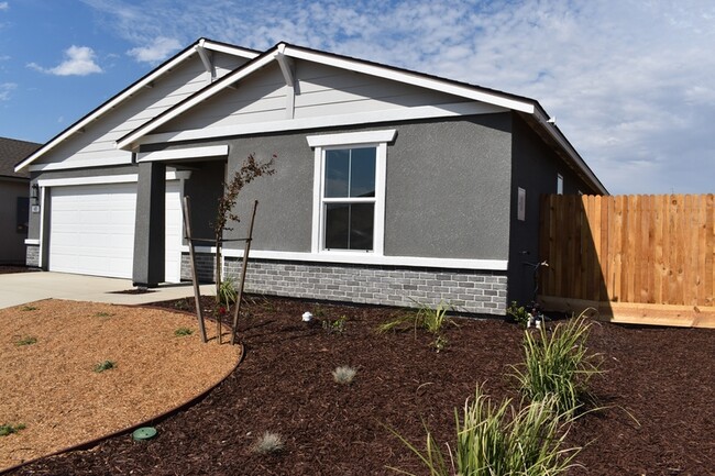 Photo - 685 Marshall Ln