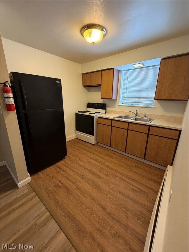 Photo - 27 Wayne St SE Unit 6