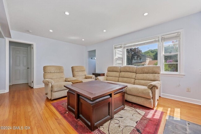 Photo - 10 Fletcher Ave