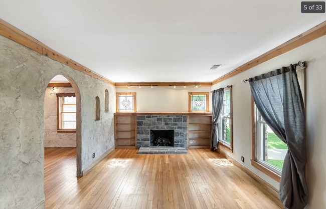 Photo - Stunning 4-bedroom, 2-bathroom Home