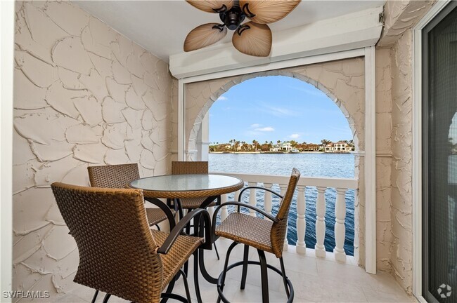 Building Photo - 4000 Gulf Shore Blvd N Unit 1400 Rental