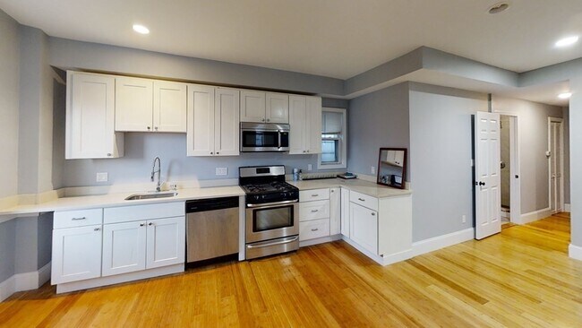 Photo - 722 Saratoga St Unit 3