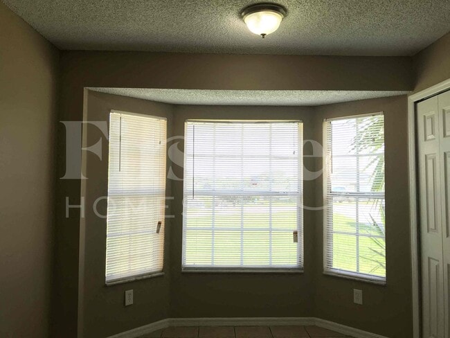 6524 Viewpoint Ct