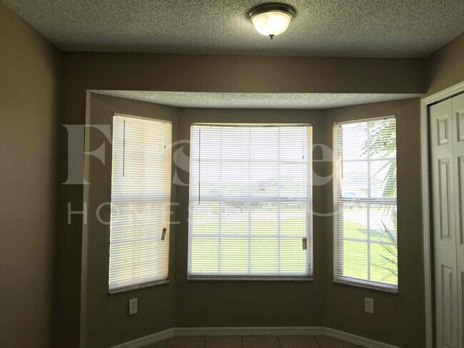Photo - 6524 Viewpoint Ct