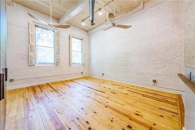 Photo - 210 Walker St SW Unit 1