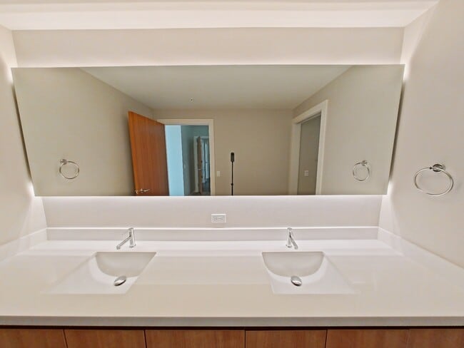 Primary Bathroom - DoMUS Apartments