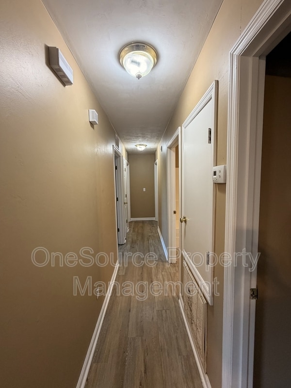 Photo - 203 B W Roberts St