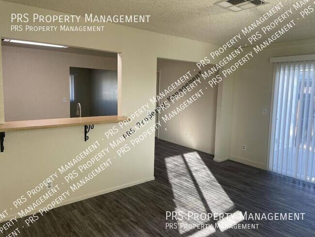 Photo - 1715 S Windsor-