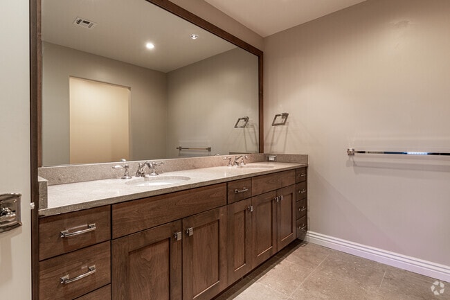 2BR, 2BA - B6