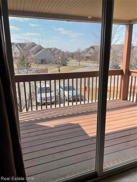 Photo - 15815 Lakeside Dr Unit 5