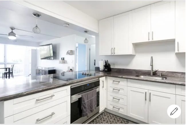 Beautiful Kitchen - 2575 Kuhio Ave Unit Apt 404