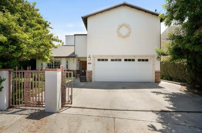 Photo - 5954 Wilkinson Ave