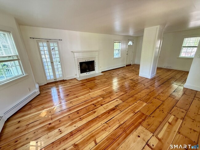Photo - 154 Silvermine Ave