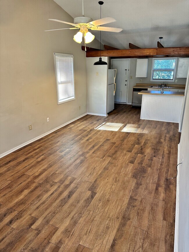 Photo - 138 Village Ct