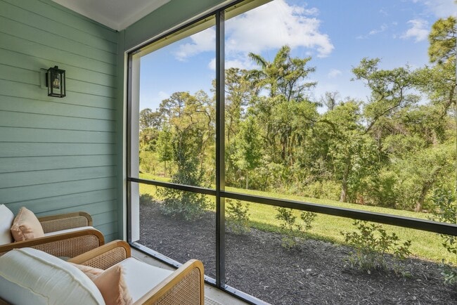 Screened-in Private Balcony/Patio