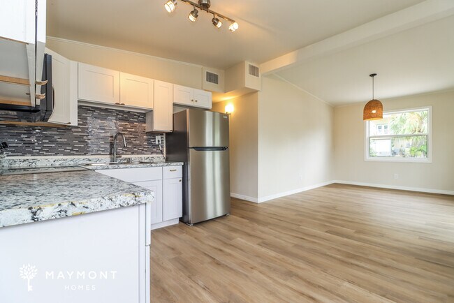 Photo - 107 E Spruce St