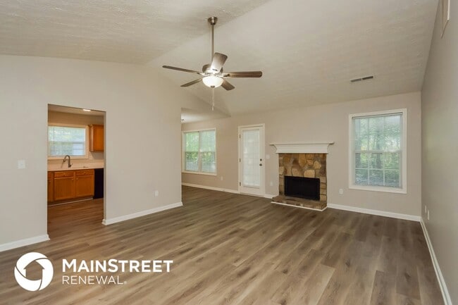 Photo - 151 Longstreet Ct