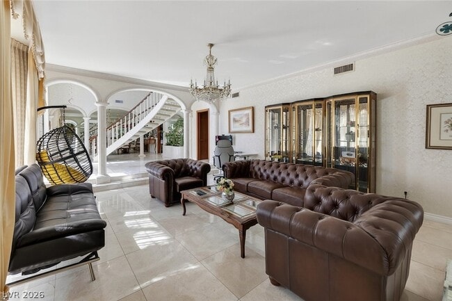 2834 Queens Courtyard Dr