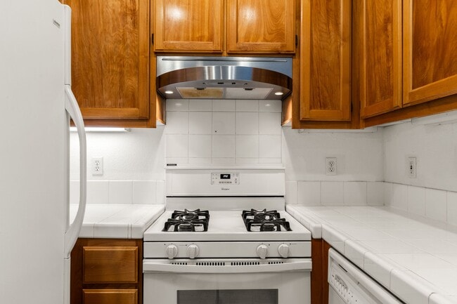 Photo - Modern, Private 2 Bed/2 Bath Townhouse wit...