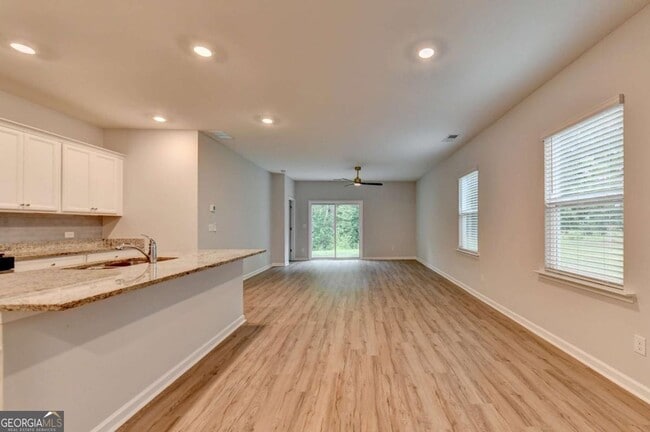 Photo - 175 Grey Falcon Ave