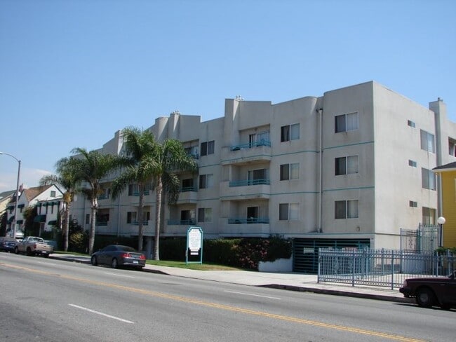 Photo - 870 Crenshaw Blvd