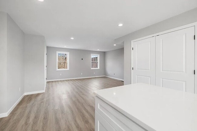 Photo - 550 Spring St Unit 4