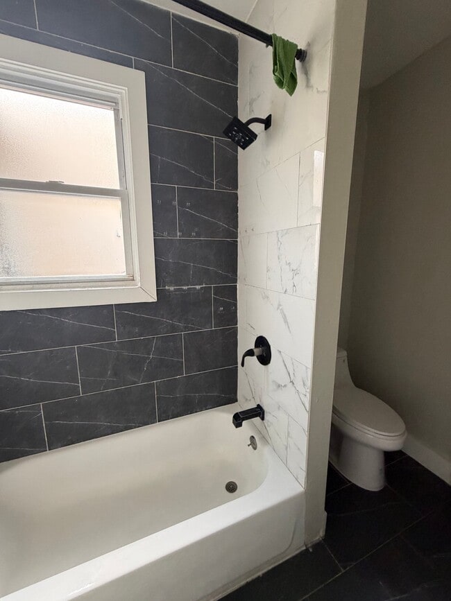 Photo - 154 Sanford St Unit 2