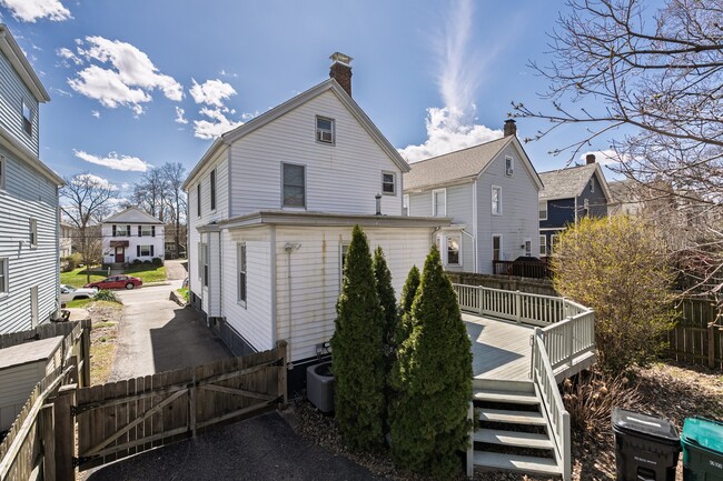 Photo - 2892 Markbreit Ave