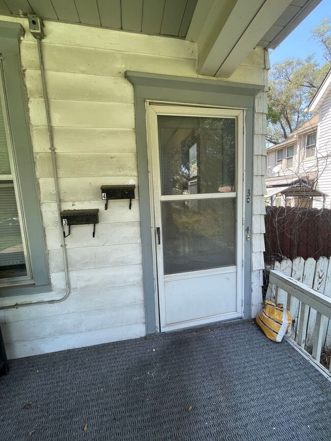 Building Photo - 318 N 17th St Unit 3