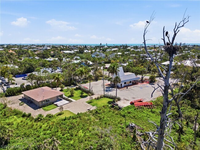 Photo - 1046 Periwinkle Way