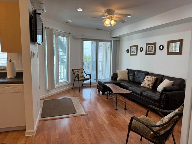 Photo - 407 36th St S Unit R2