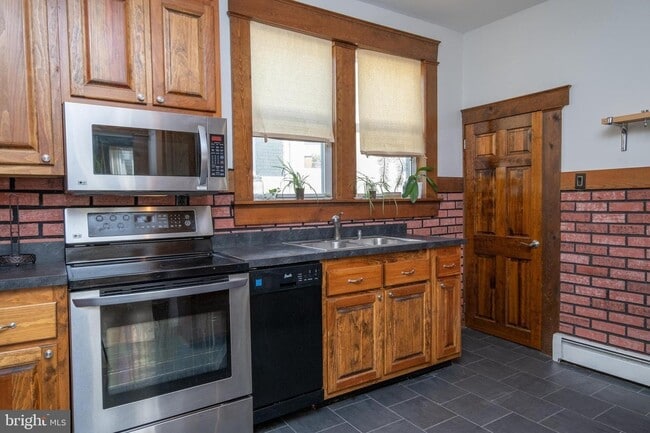 Photo - 227 walnut st