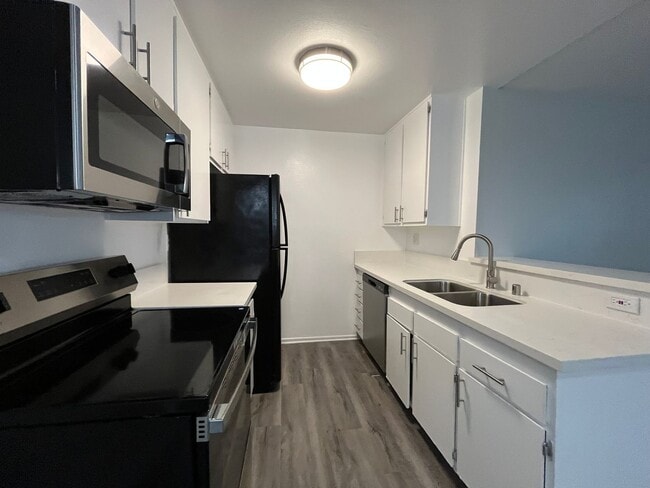 Photo - 951 S. Oxford