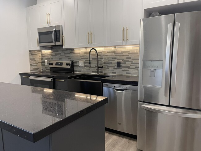 Building Photo - 211 Baldwin Ave Unit 601 Rental