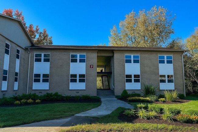 Photo - 204 S Clydeton Rd