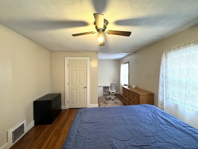 Photo - 30 Thorpe St Unit 2