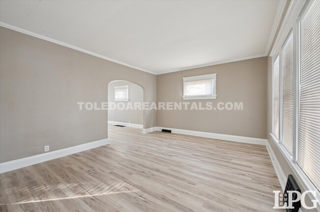 Photo - 3830 Homewood Ave