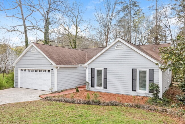 Photo - 110 River Oaks Dr