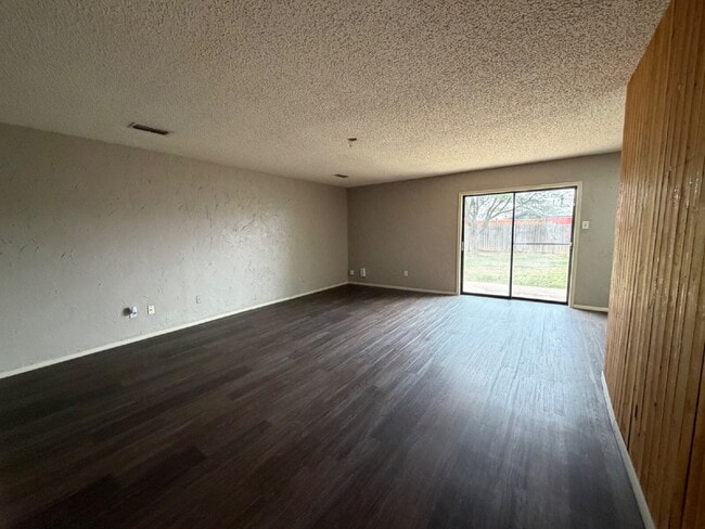 Photo - Cute 3 Bedroom Home