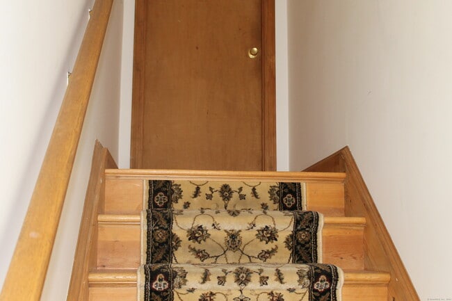 Photo - 30-1/2 Mallory St