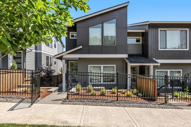 Building Photo - Brand New Townhome in Pleasant Valley Vill...