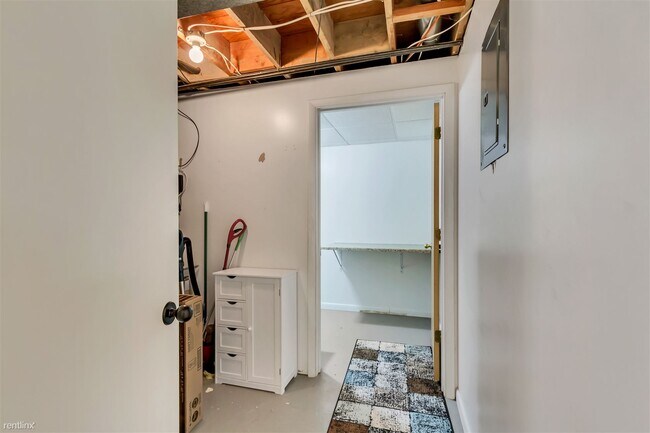 Photo - 3 br, 1 bath House - 927 East 200 South St...