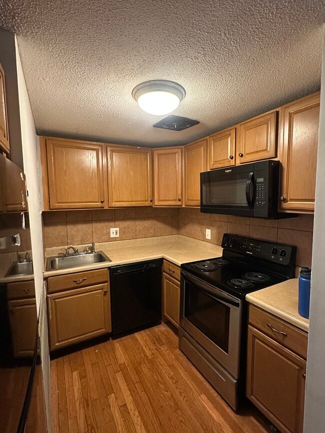 Building Photo - 48 Burgundy Hill Ln Unit 48 Burgundy Hill Ln