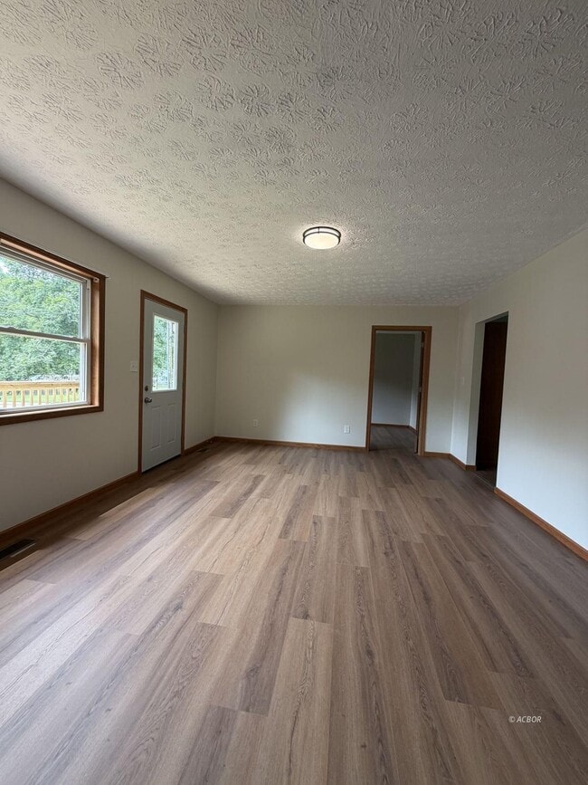 Photo - 2048 Georges Creek Rd
