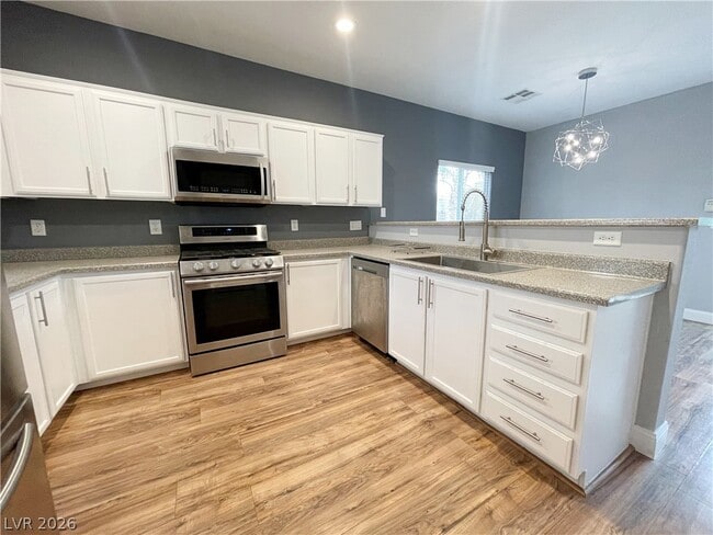 Photo - 2825 Woodland Park Ave