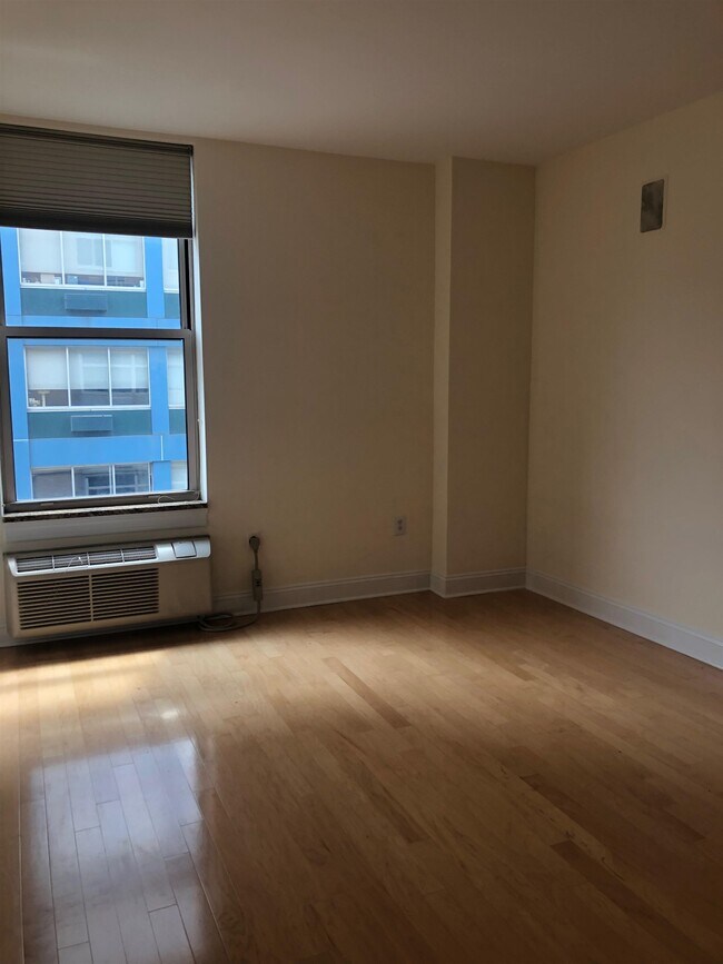 Photo - 10 Regent St Unit #516