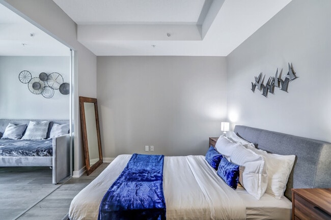 Photo - 203 Queen St W Unit ID1050765P