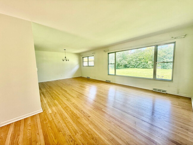 Photo - 4707 Fairview Ave
